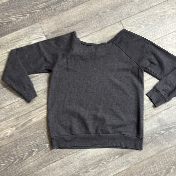 Chaser Collection Top - Picture 4 of 6